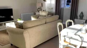 2 bedroom Townhouse within Grade C listed Ladysbridge House 2 night minimum stay - Image 2