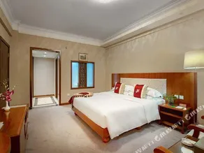 Golden Phoenix Hotel - Image 2