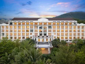 Mountain Sea Hotel - Image 2