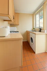 Spacious London Home | Private Garden & Fast Wi-Fi - Image 5