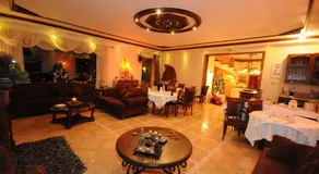 Margit Suites Hotel - Image 2