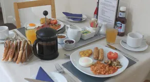 Hazeldene Guest House - with Free Offsite Health Club - Image 3