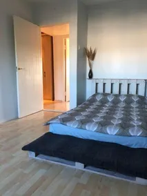 Spacious apartment with balcony close city centre - Image 1