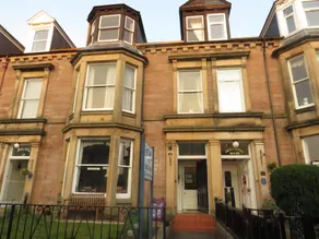 Crown Hotel Guesthouse - Image 2