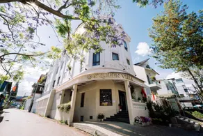 N Queen Apartment Hotel - Image 5