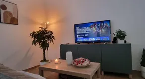 Worker's Lodge - 2 Bedrooms & Court yard - Antwerp Smooth Stays - Image 2