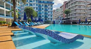 GrandBlue Resort & Beachclub - Image 2