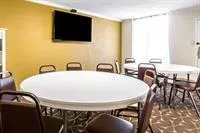 Quality Inn Millington - Image 3