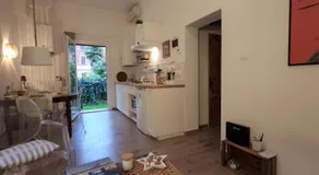 Minimal Chic House Parking and Private garden - Image 3