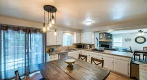TheDragon's Den Mega Cabin Sleeps 12 - Image 5
