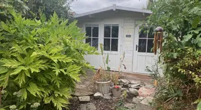 The Dragonfly Guesthouse - SELF CATERED - Image 5