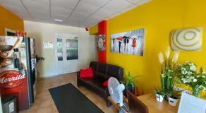 Happy Hostel - Image 4
