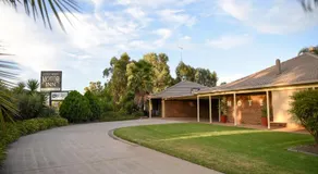 Culcairn Motor Inn - Image 4