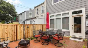 Classy Old Town Getaway 3-BR in Perfect Location - Image 5