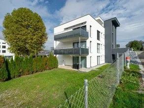 Modern Swiss Apt | spacious garden + parking - Image 3