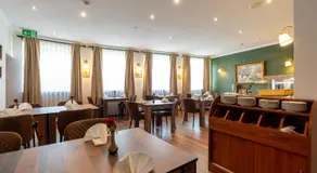 Jupa's Hotel - Image 3
