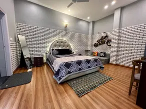 Bed Tails -hill view - Image 2