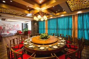 Runhua Business Hotel - Image 3