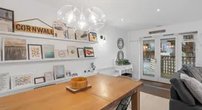 Tincroft Cottage - high end, luxury living near the beach - Image 4