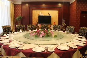 Anhua Hotel - Image 5