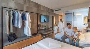 Ile Hotel - Image 2