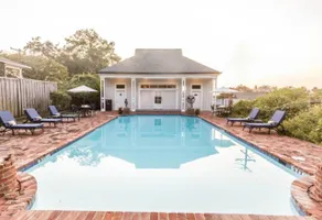 Anchuca Historic Mansion & Inn - Image 2