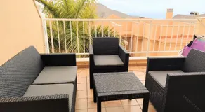 OceanBlue Modern king size 1 Bedroom Apartment with Seaview and Terrace - Image 4