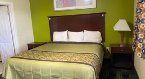 Slumberland Motel Mount Holly - Image 2