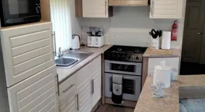 19 Laurel Close Highly recommended 6 berth holiday home with hot tub in prime location - Image 2