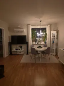 Three-Bedroom Townhouse Central - Image 5