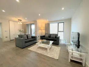Spectacular 2 Bedroom Apartment in Great Location - Image 3