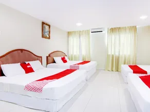 OYO 89689 Zahrin Hotel - Image 3