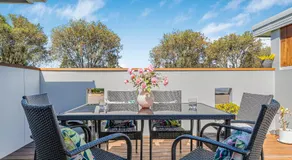 Three bedroom house in Gosford,close to M1, Brisbane Water, Stadium - Image 3