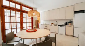 Valencia Living Suites - Image 2