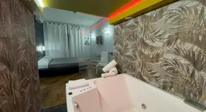 Suite and room - Image 3
