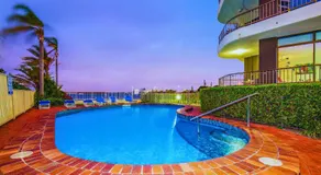 Broadwater Shores Waterfront Apartments - Image 2