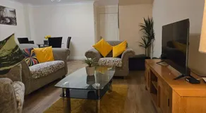 Bishopswood-Sleeps 6-Garden-Pets-Parking-WiFi - Image 4