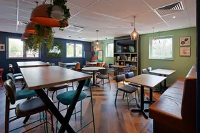 Travelodge Bracknell Central - Image 2