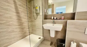Stylish studio apartment near to Old Trafford stadium - Image 2