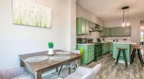 Logan Sq 4BR - Free Parking - Near Nightlife & DT - Image 4