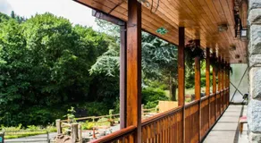 The Falcon Inn Retreat - Image 5