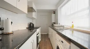Grimsby City Centre stay - Image 3