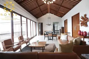 Villa Harimau - Pinewood Room | by Royal Suites - Image 5
