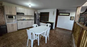 Casa Vieja Alba Inés con Estacionamiento Buga - Image 5