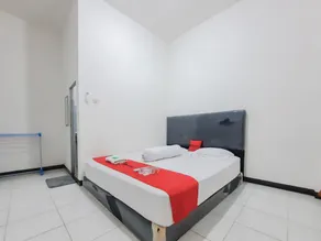 RedDoorz at Permana Homestay near Supadio Airport Pontianak - Image 4