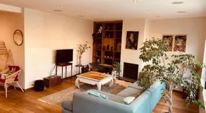 Stylish & Spacious Flat viewing the Lovely MAS - Image 2