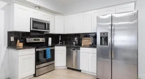 The Cherry Suites - Chinatown - Image 4