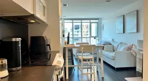 Cozy Condo near CN Tower - Image 4