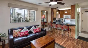 HEART of WAIKIKI,1BDRM,FREE PARKING, WIFI,NO RESORT FEES,YOUTUBE,NETFLIX ! - Image 2