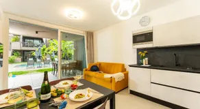 Sun Village Residence con Piscina - Piazza Aurora - Adria Holiday Jesolo - FAMILY APARTMENTS - Image 2